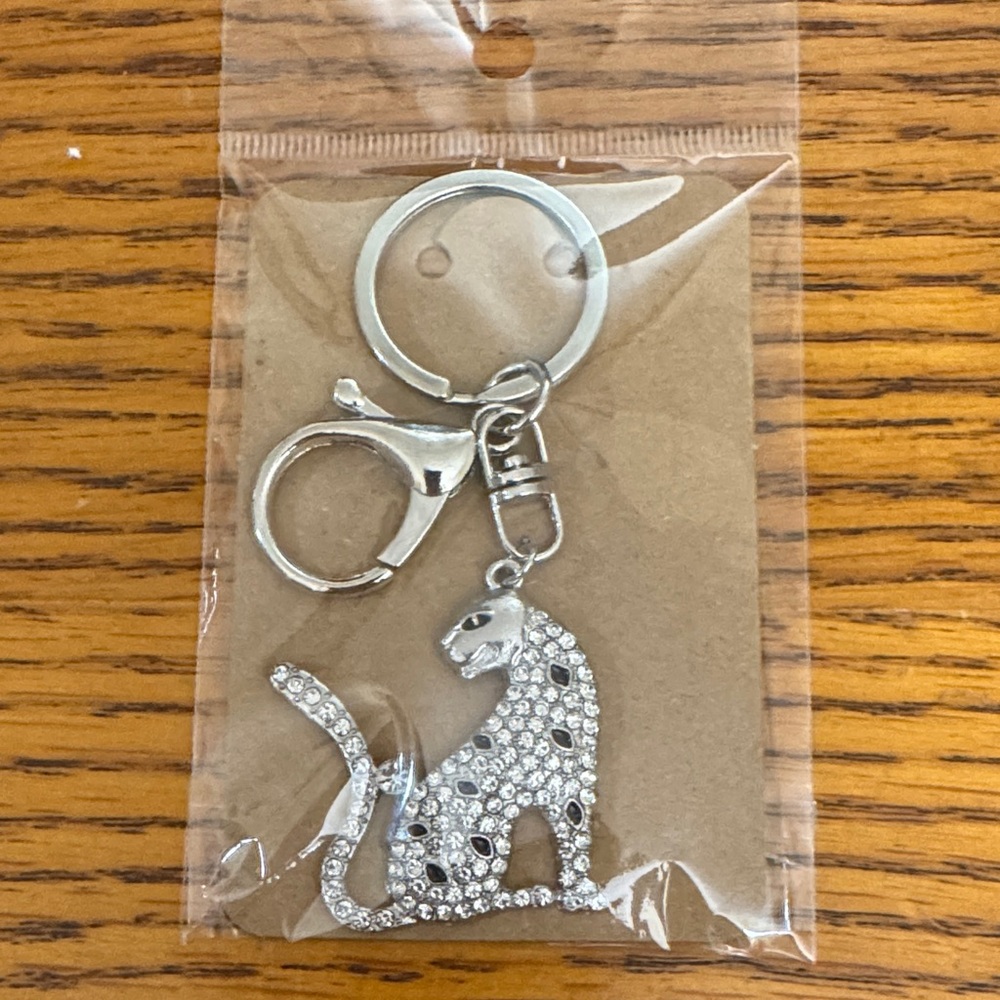 Silver Leopard Keychain